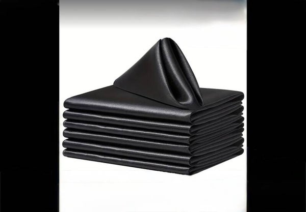 Serviette en satin noir