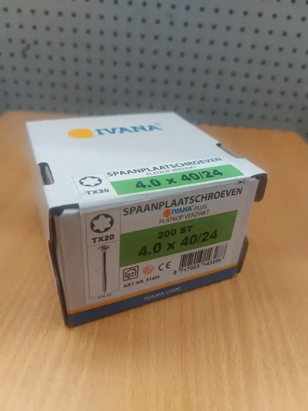 Ivana spaanplaatschroeven 4x40 T20 200 stuks.