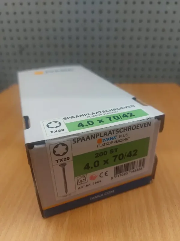 Ivana spaanplaatschroeven 4x70 T20 200 stuks