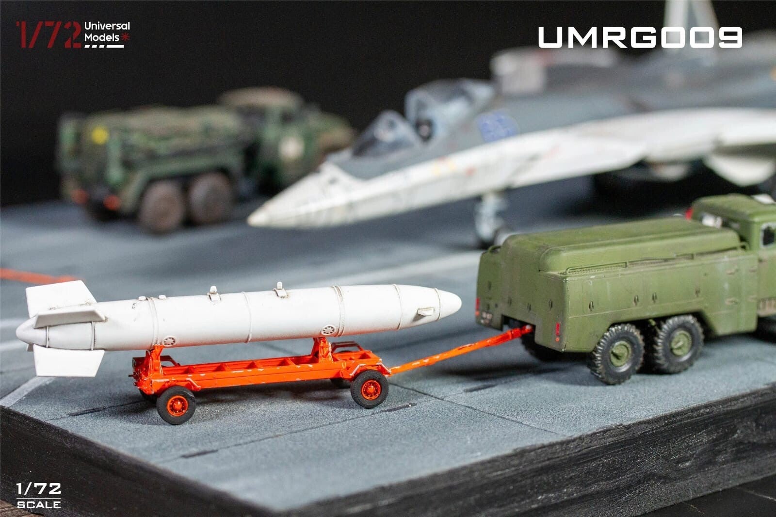 1/72 Universal Models UMRG009 | Russian rocket loading cart