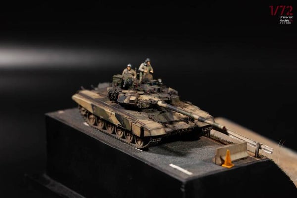 1/72 Universal Models T807203 | Russian  T-80UK