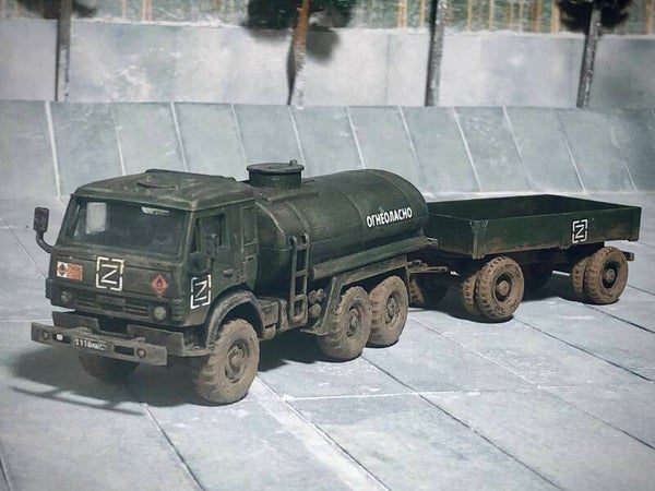 1/72 Universal Models KAZFUELRU01 | Kamaz 5350 oil truck + small trailer