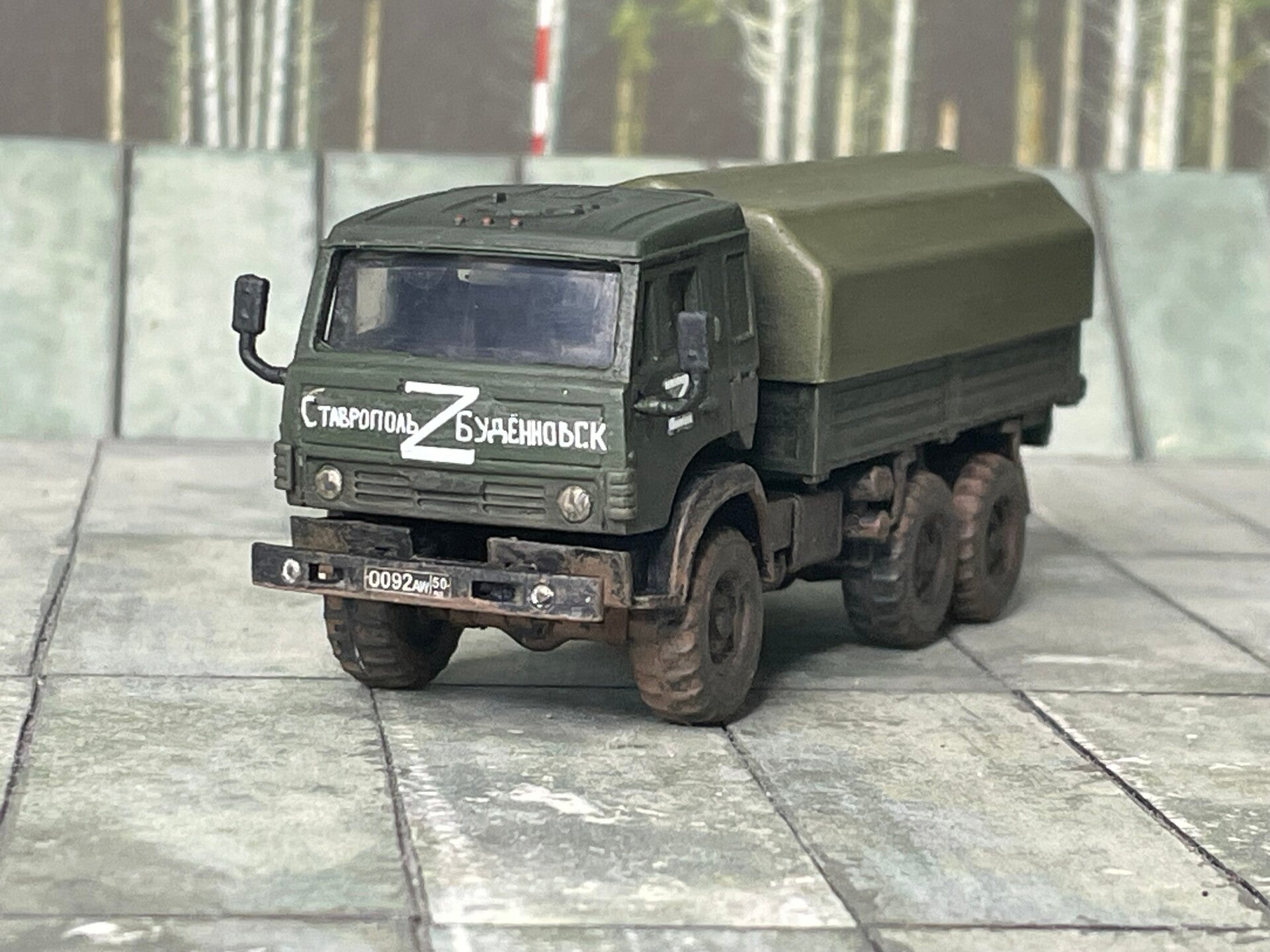 Diecastdiorama KAMTRRU01 | Kamaz 5350 Army Truck Troop Transport