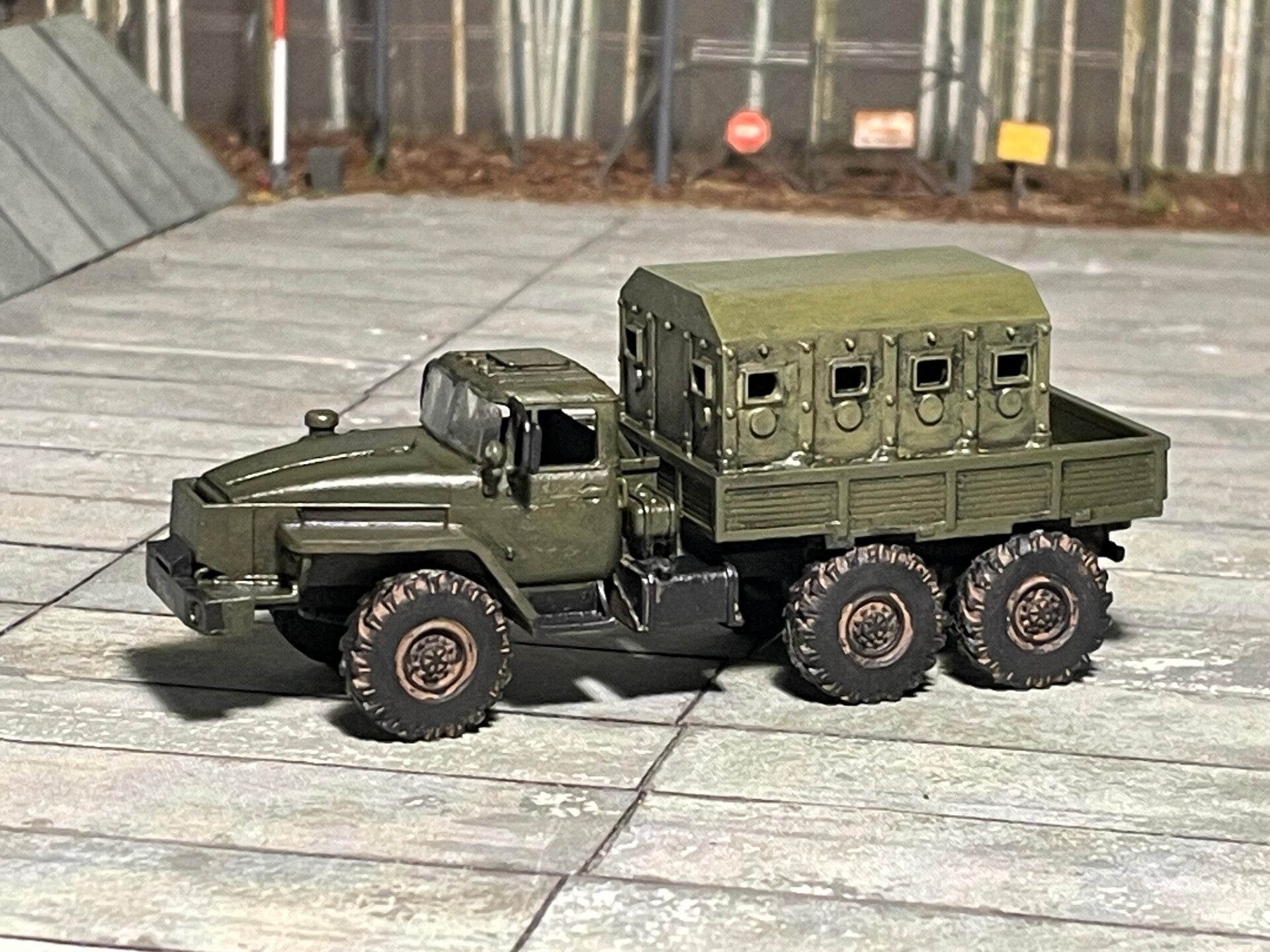 Diecastdiorama COMVEC02 | Ural 43206 Russian Commando Truck (4x4)