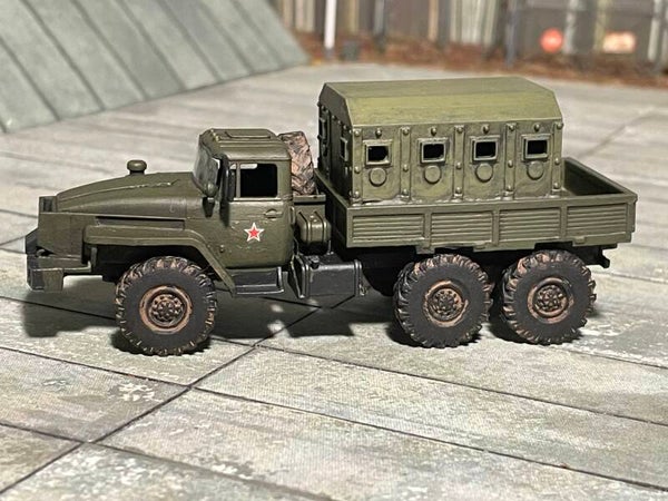 Diecastdiorama COMVEC02 | Ural 43206 Russian Commando Truck (4x4)