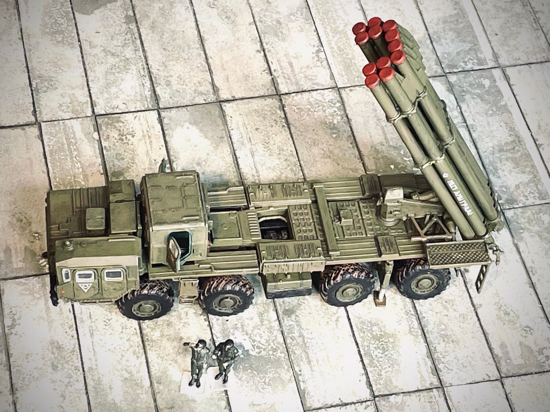 Diecastdiorama ROCKRUS001 | BM-30 9A52-2 Smerch-M