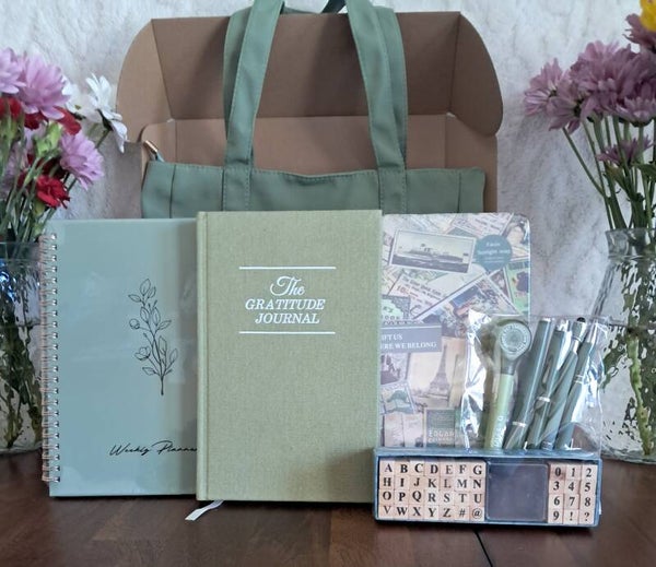 Green stationary tote box