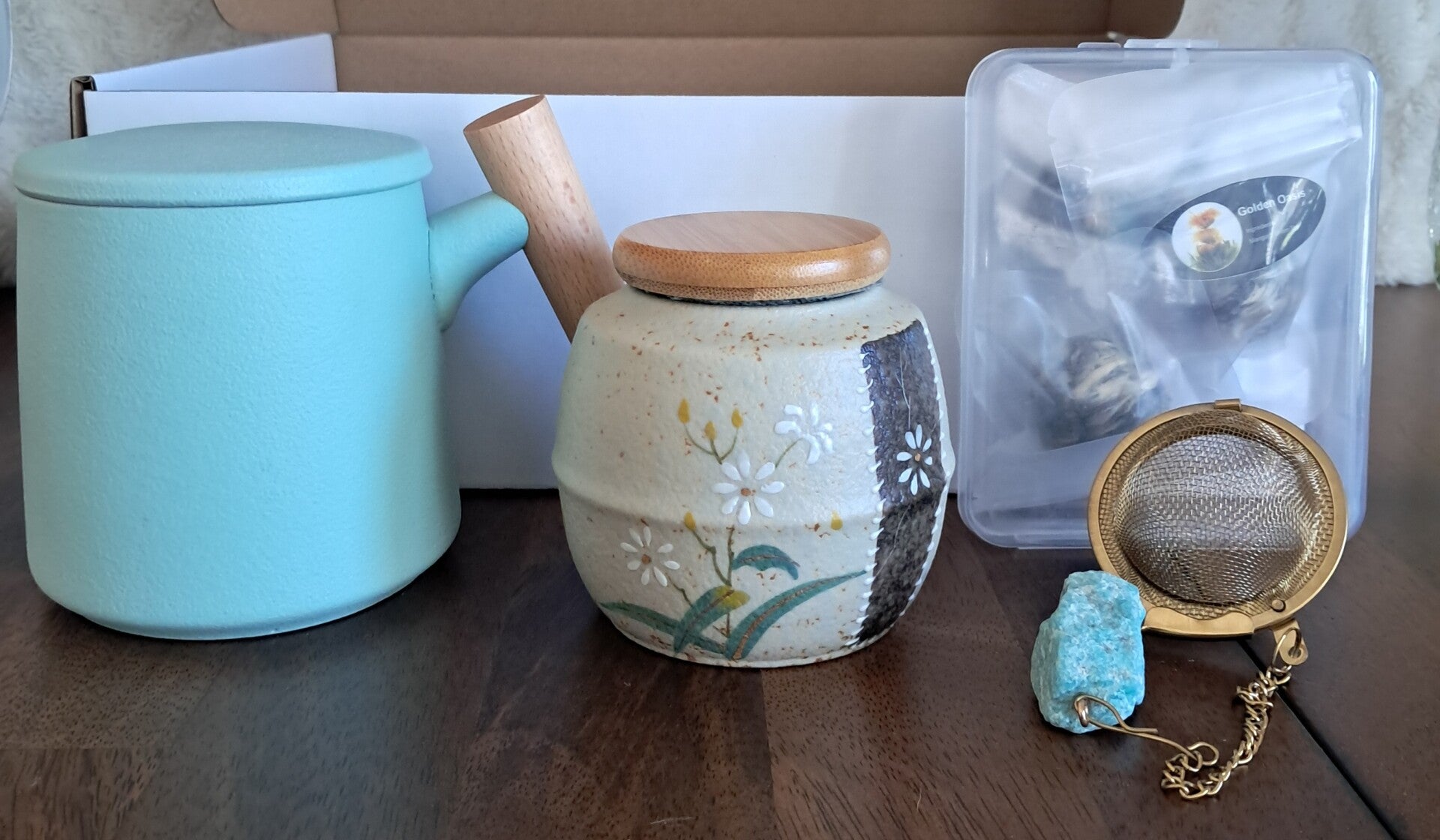 Mint green tea box