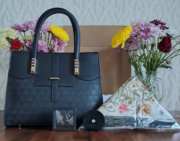 Black purse box
