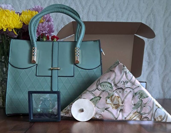 Green purse box