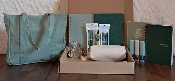 Woman's tote and stationary box