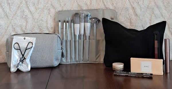 Women's cosmetic bag box