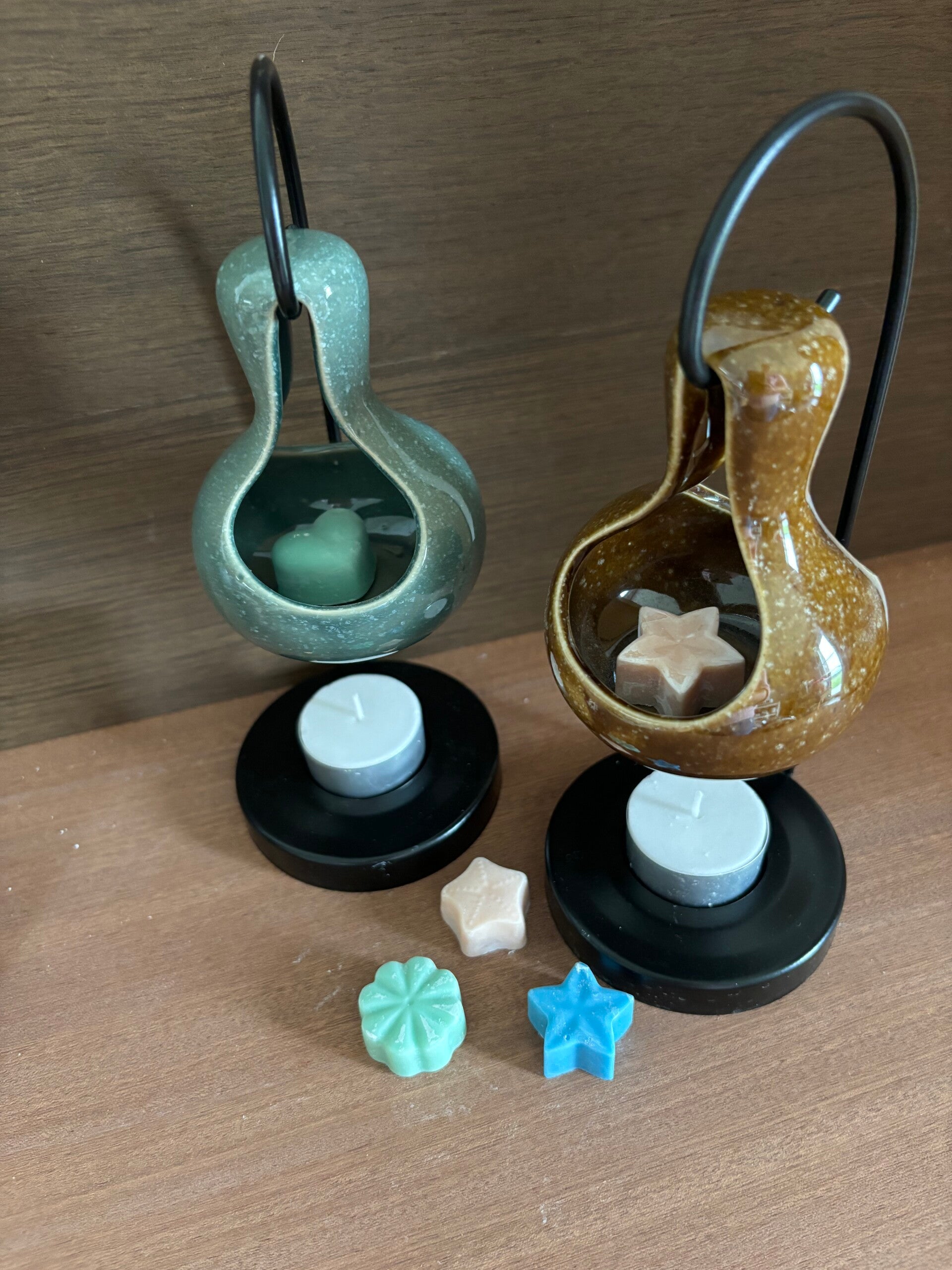 Hangende geurbrander met wasmelt