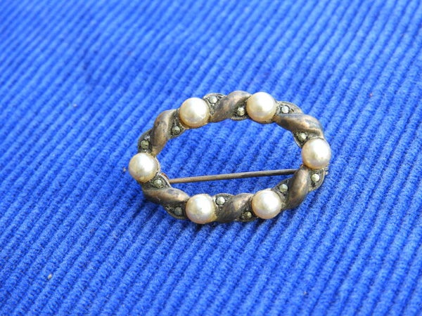 Broche