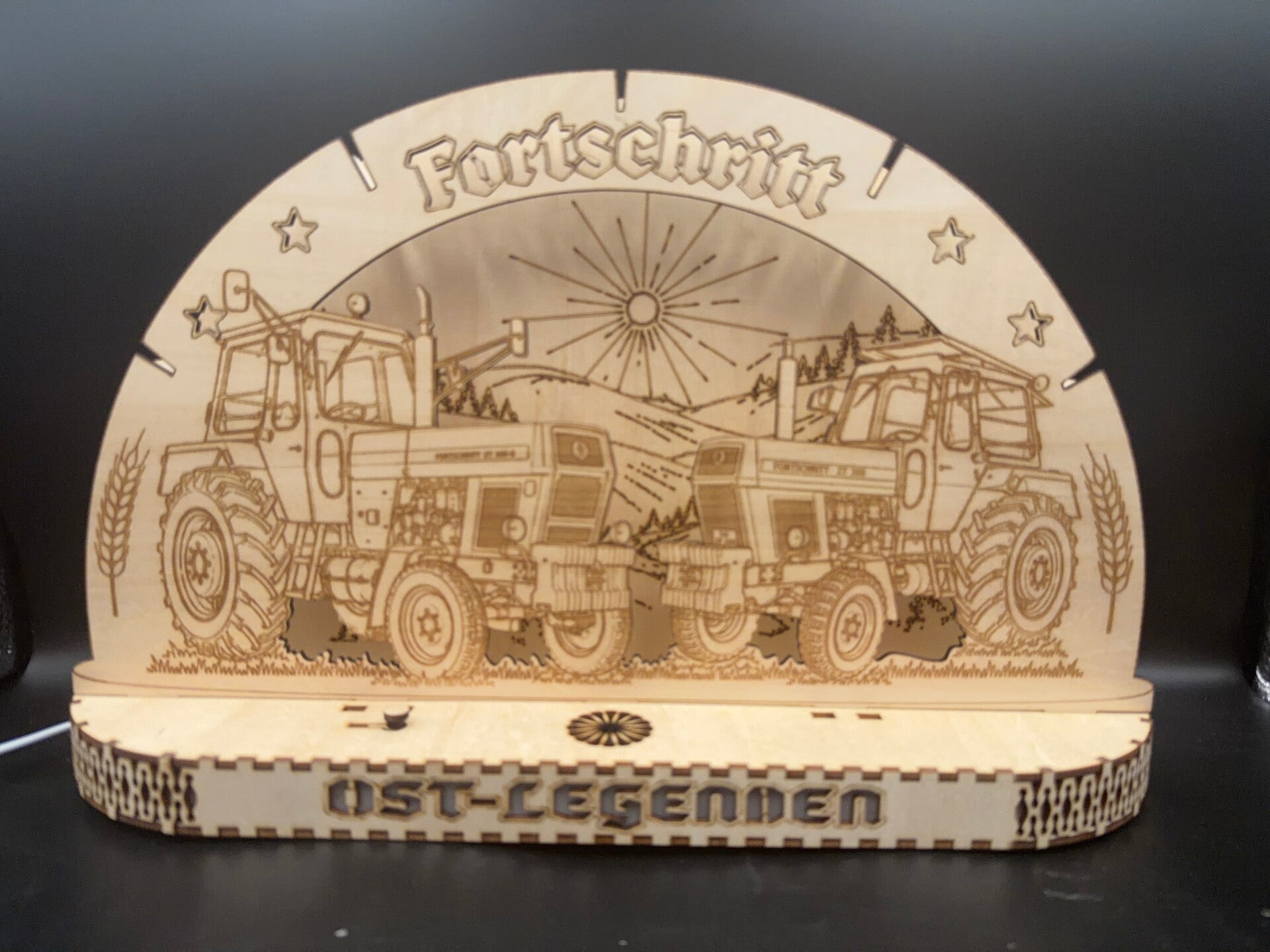 Lichtbogen Landwirdschaft DDR Traktor ZT300