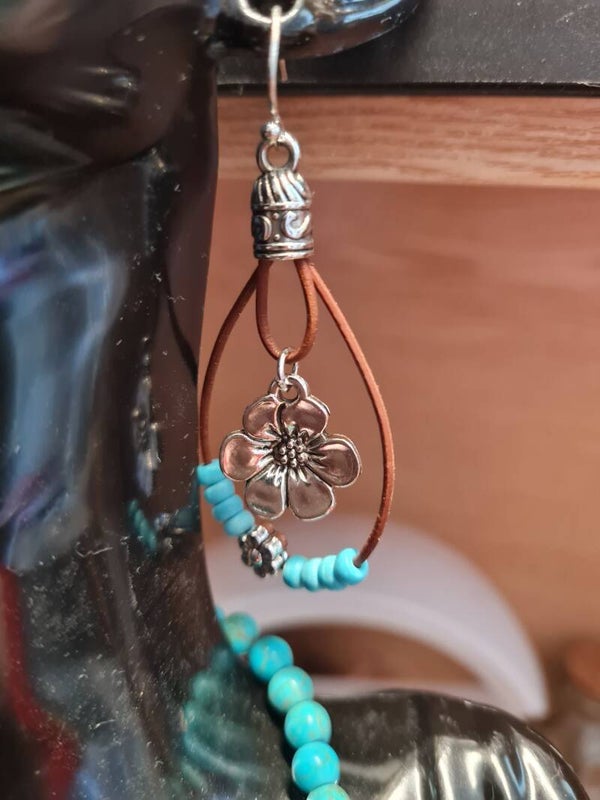 B.O vintage turquoise
