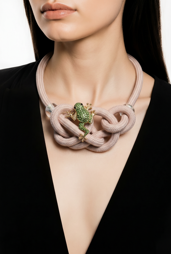 Collier cordon grenouilles cristal