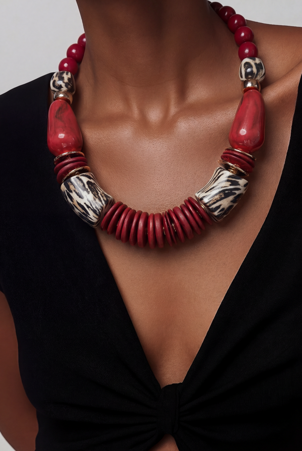 Collier bois et résine rouge