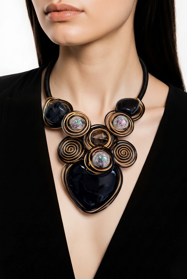 Collier 9 cabochon noir aluminium