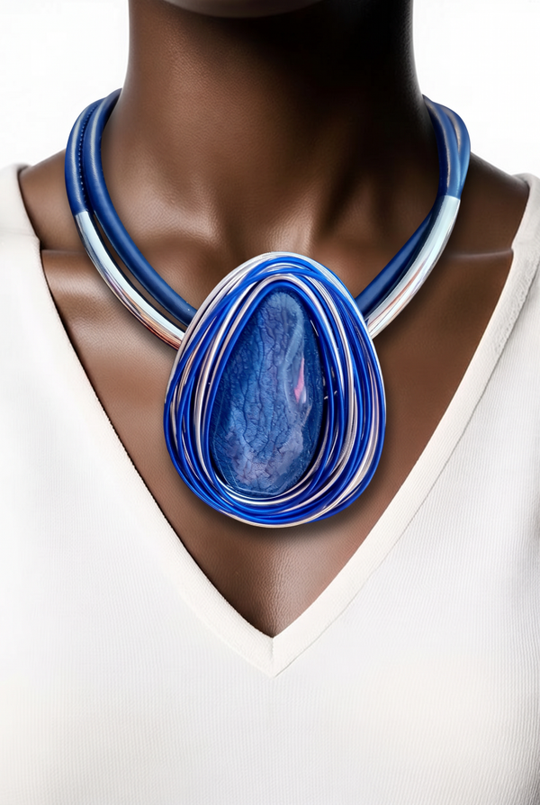 Collier 811 cabochon bleu
