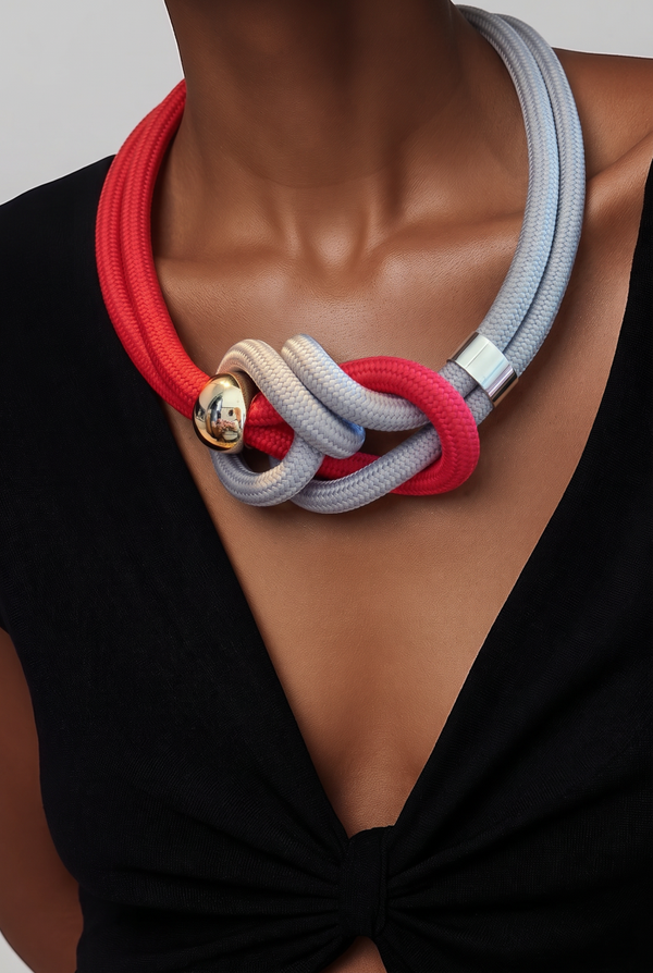 Collier 851 cordon gris rouge