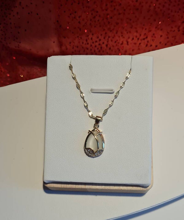 Collier 08 plaqué or pierre cristal blanc