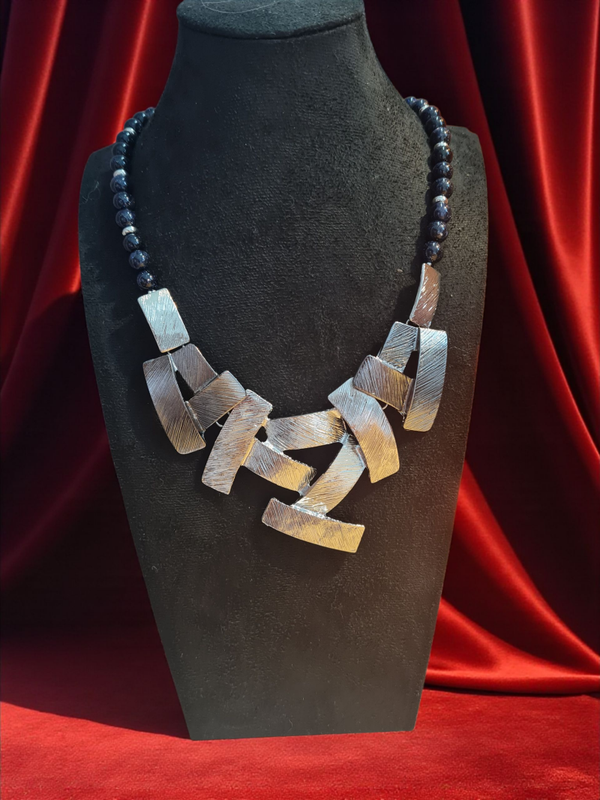 Collier 541 pierre Onyx doré