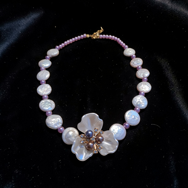 Collier 667 fleurs en nacre perles de nacre