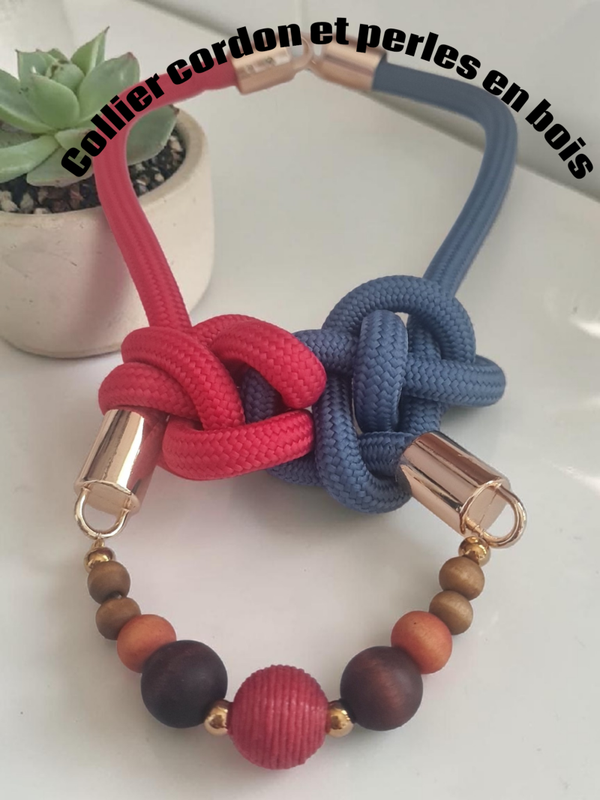 Collier 700 cordon perles en bois