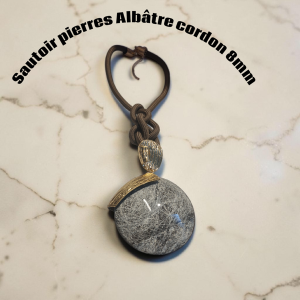 Collier 694 cordon médaillon Albâtre