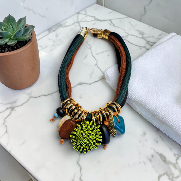 Collier 706 corde pampilles bois