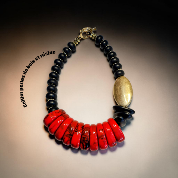 Collier 704 perles bois et résine