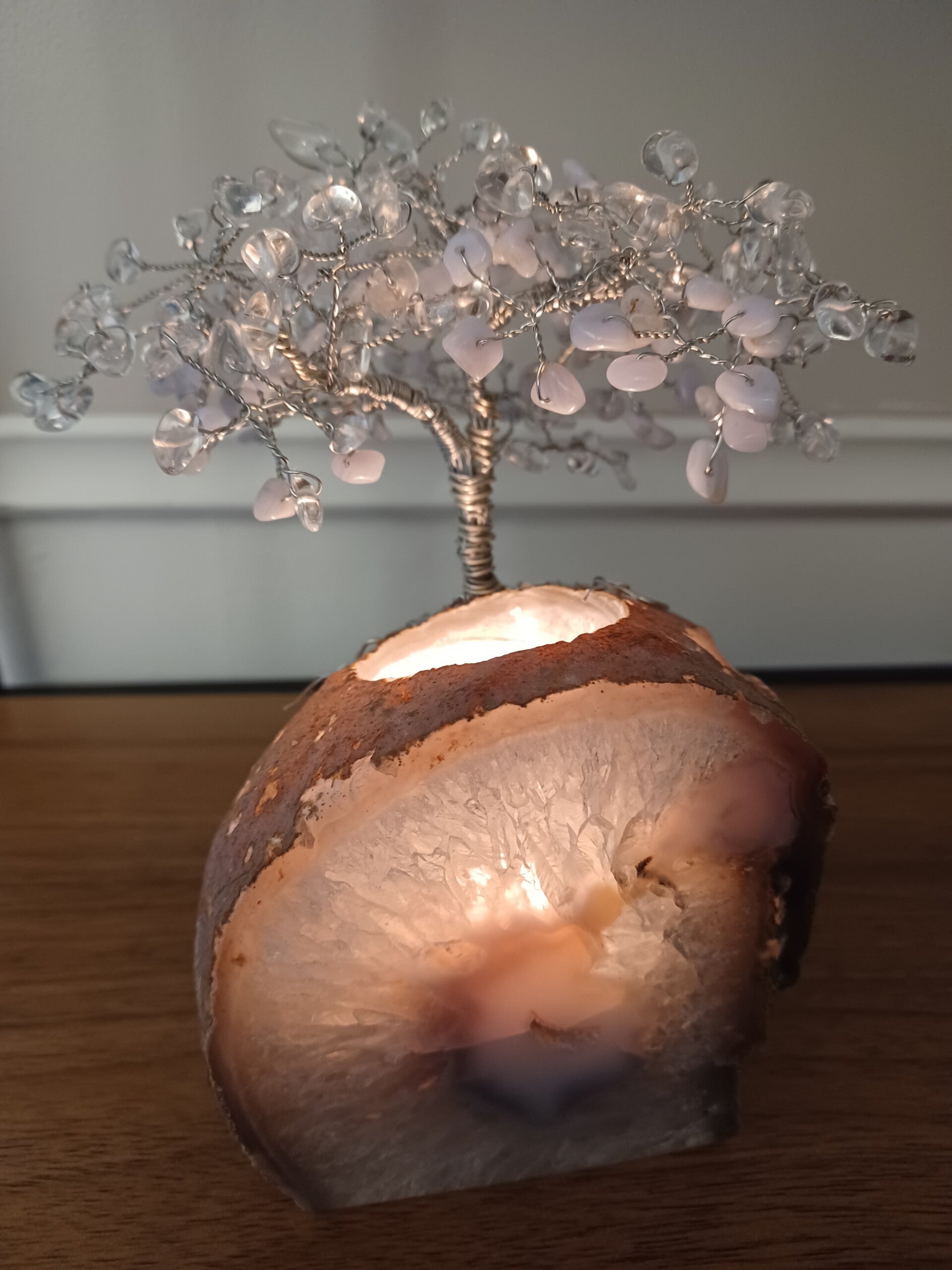 Agaat waxinelichthouder met blue lace en Bergkristal boom