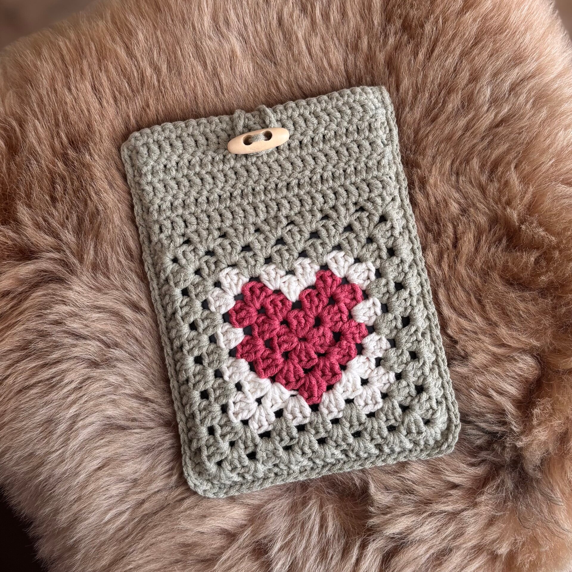 Gehaakte e-reader hoes Hartje | Kobo Clara 2E/BW/Colour