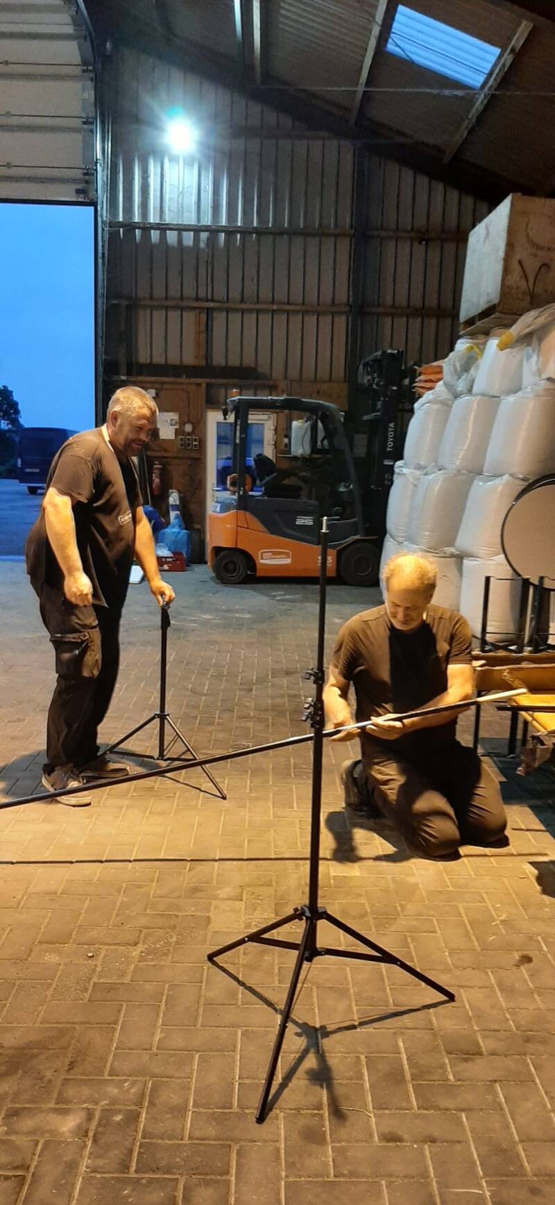 Hulpjes hard bezig Klanten zoekdag metaaldetectie 28 septemeber 2024 | De Detectorshop