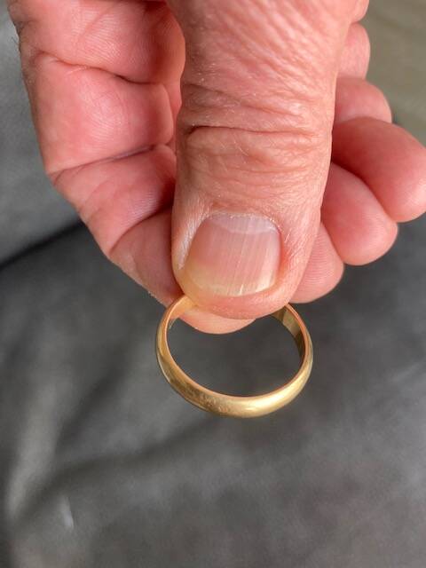 Gouden heren trouwring metaaldetectie vondst  klant webshop workshop | De Detectorshop