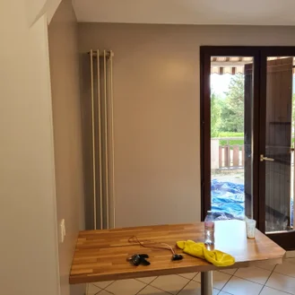 Avant / après rénovation mur et plafond - artisan peintre à annecy