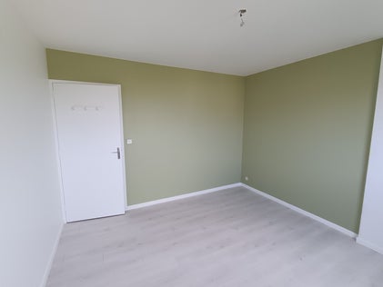 Avant / après rénovation mur, plafond et sol - artisan peintre à annecy