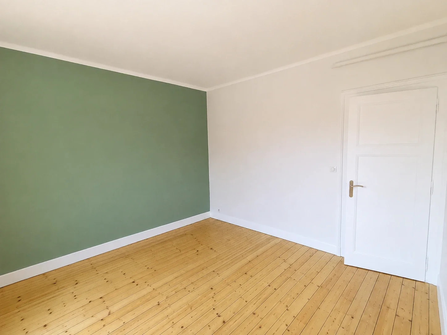 Ratissage chambre et peinture annecy