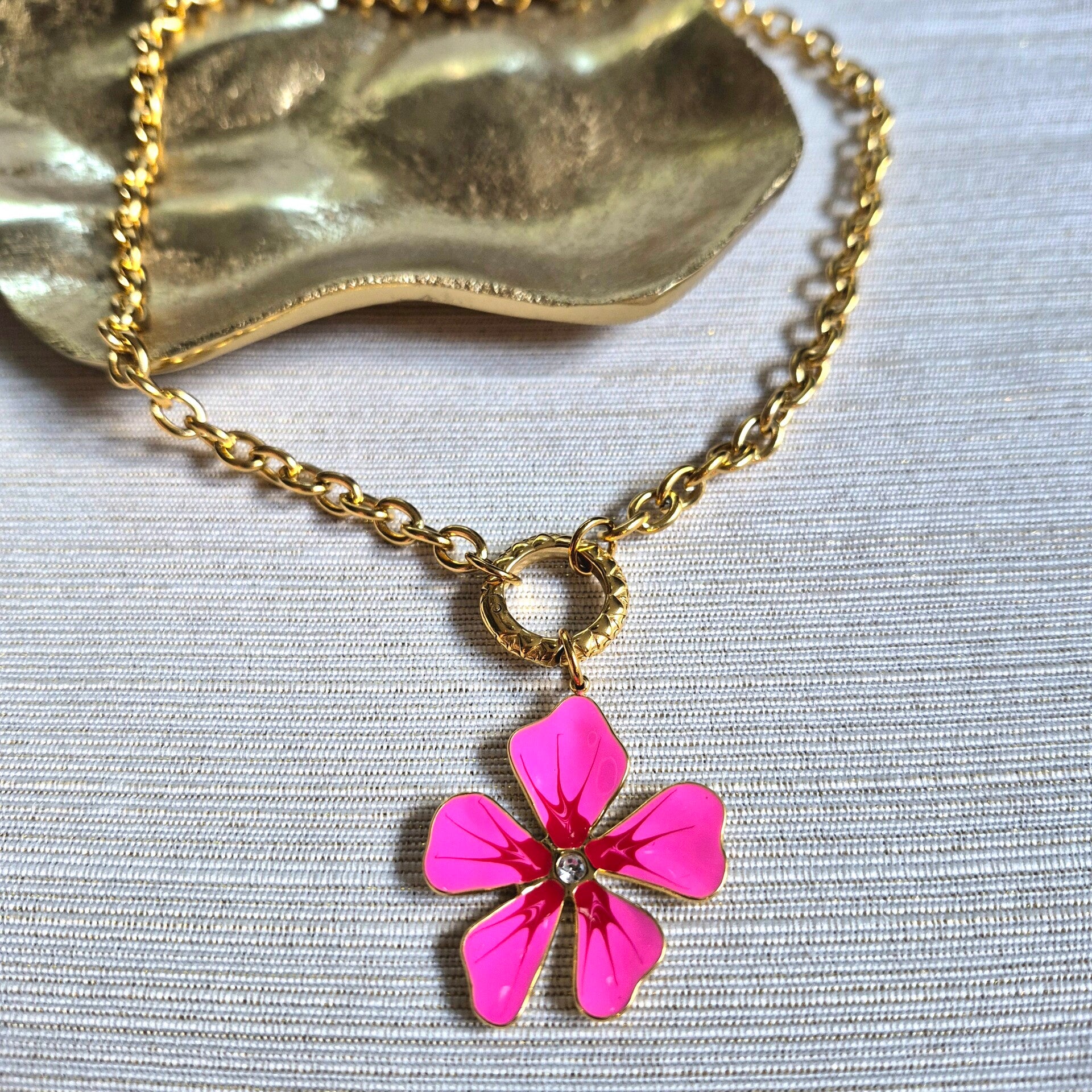 RVS schakelketting met roze bloembedel