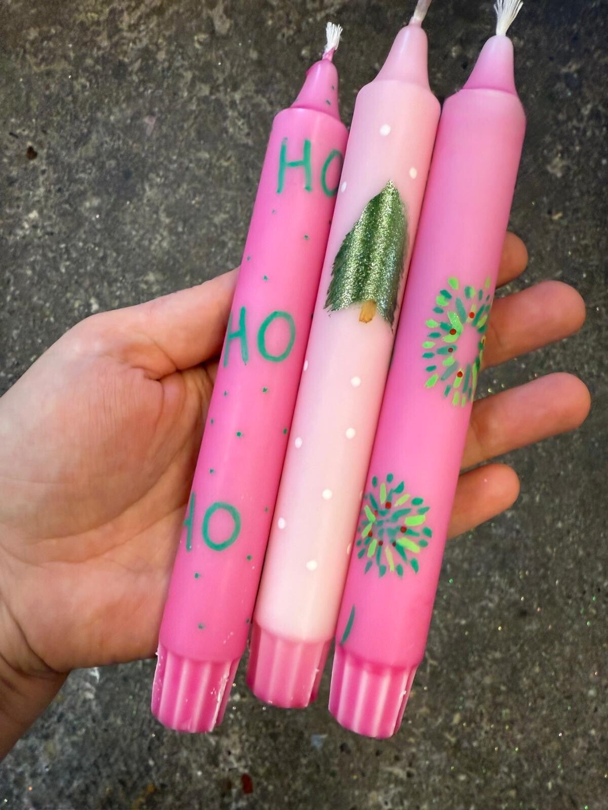 Kaarsen in kerstthema