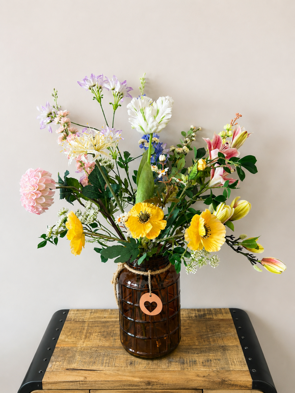 Kunstbloemen boeket in amber glazen vaas | Zomers veldboeket met magnolia en lelies