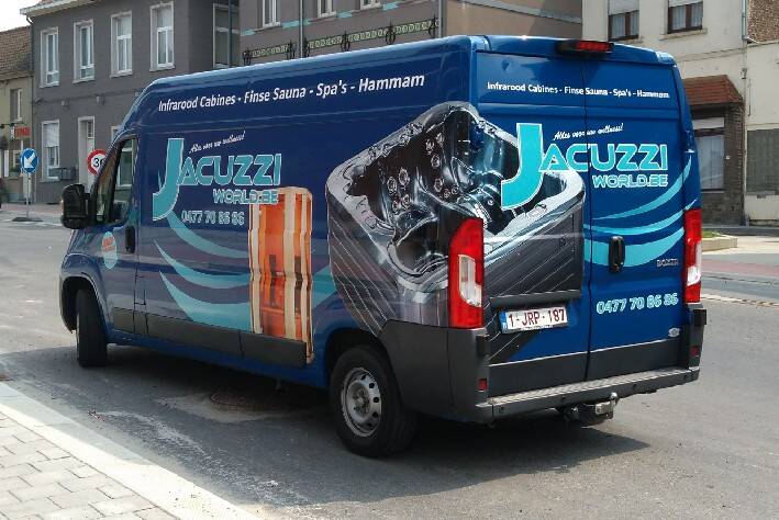 belettering van camionette jacuzzi world