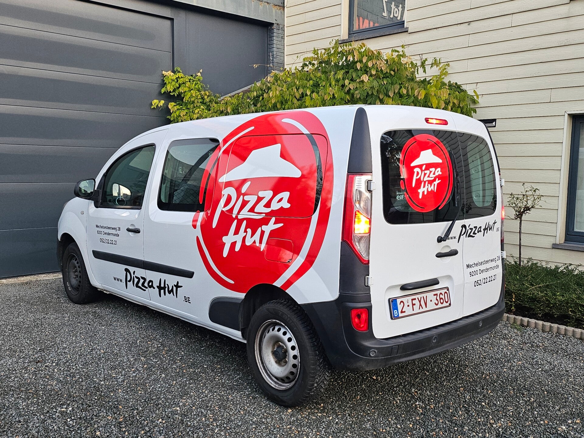 belettering auto Pizza Hut