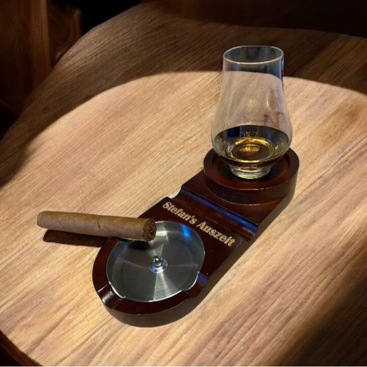 Zigarrenaschenbecher und Whiskeyglashalter