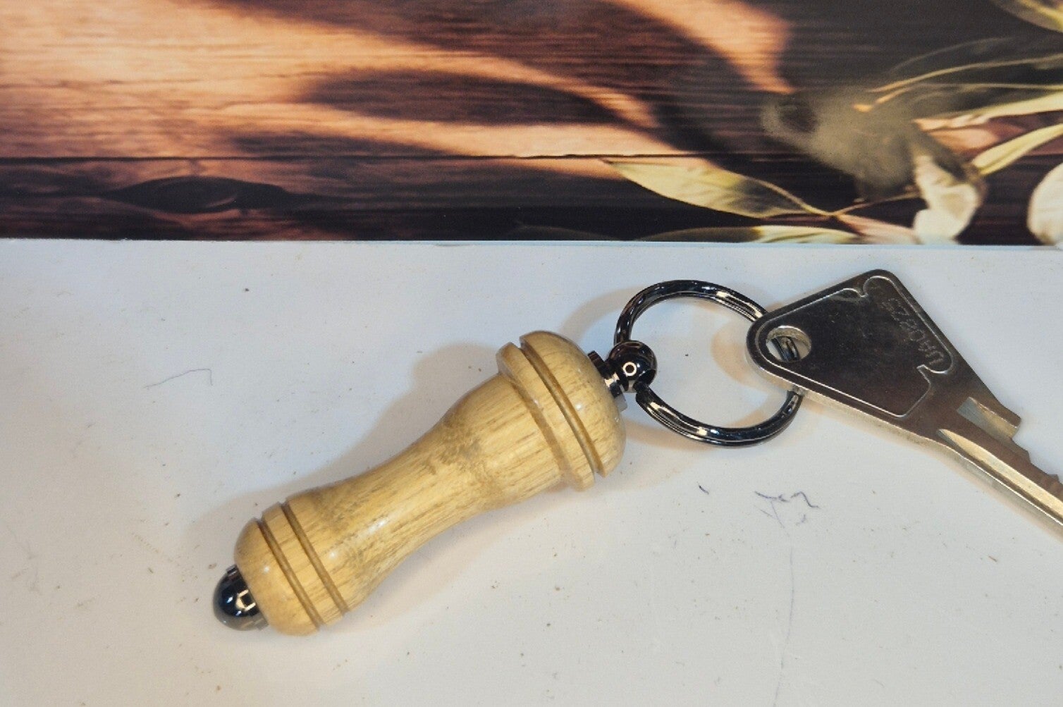 Porte-clés artisanal en acacia