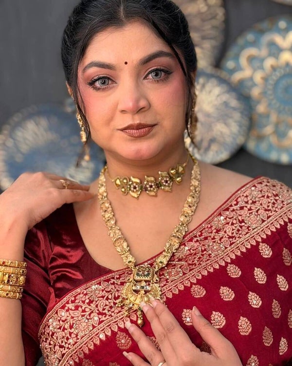 J 030826 Unseen Special jewellery