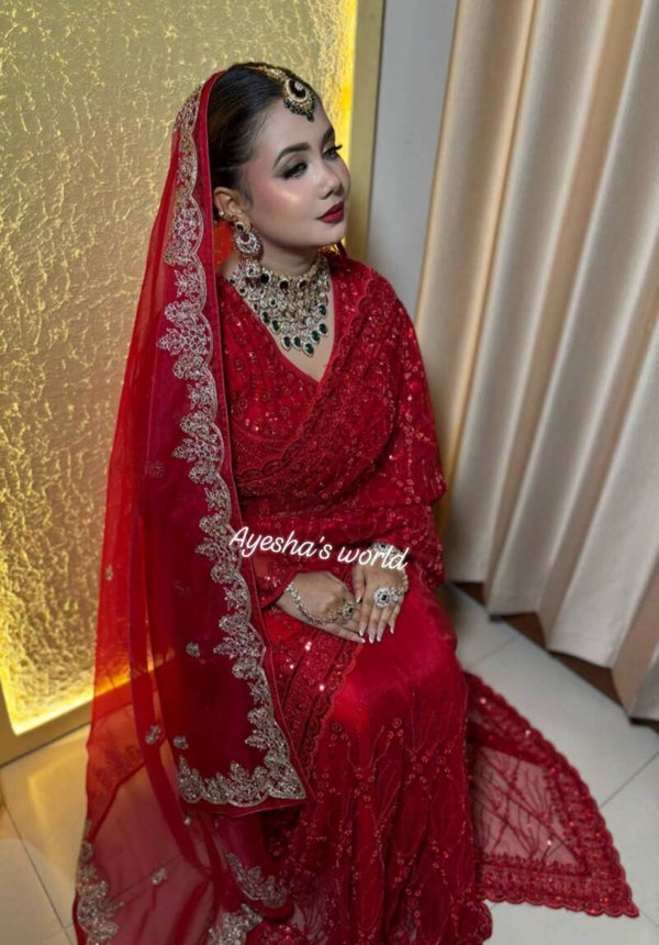 010926 Luxury bridal party saree
