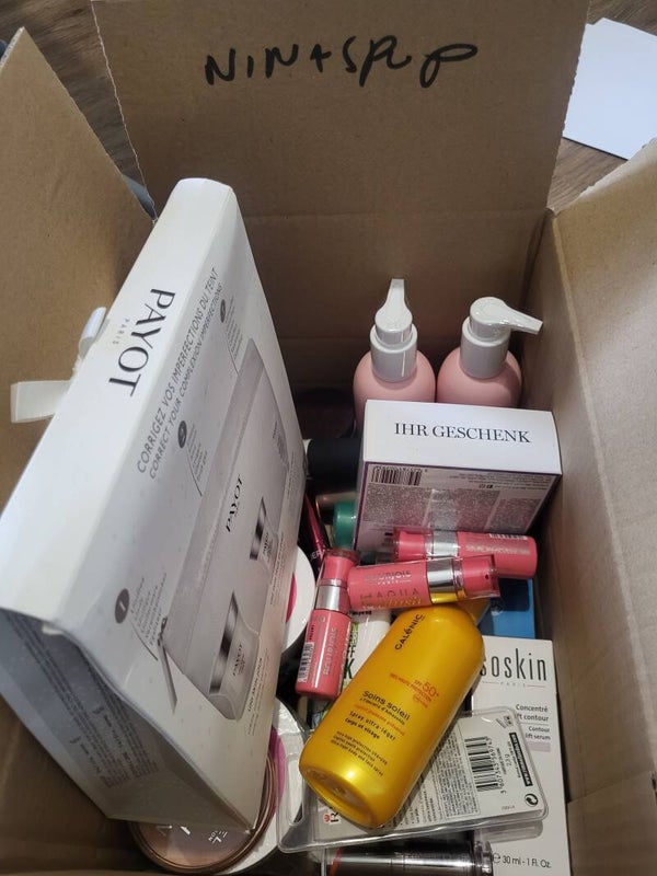 Lot  cosmétiques maquillages