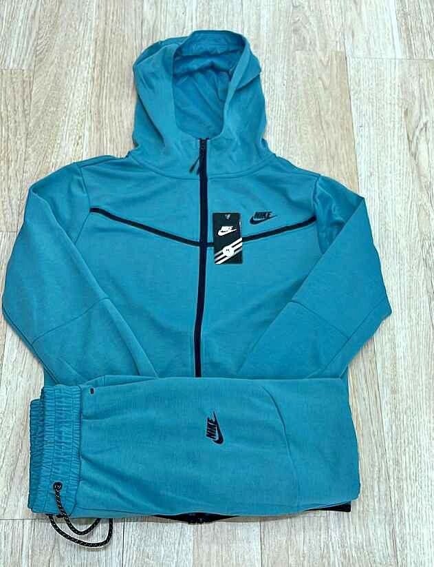 Turquoise Nike Tech Set